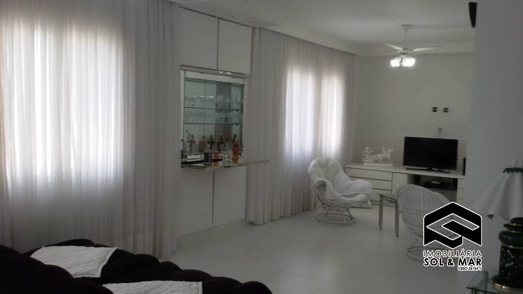 Apartamento à venda com 4 quartos, 236m² - Foto 1