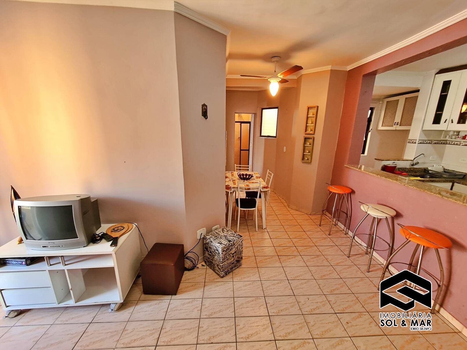 Apartamento à venda com 1 quarto, 63m² - Foto 2