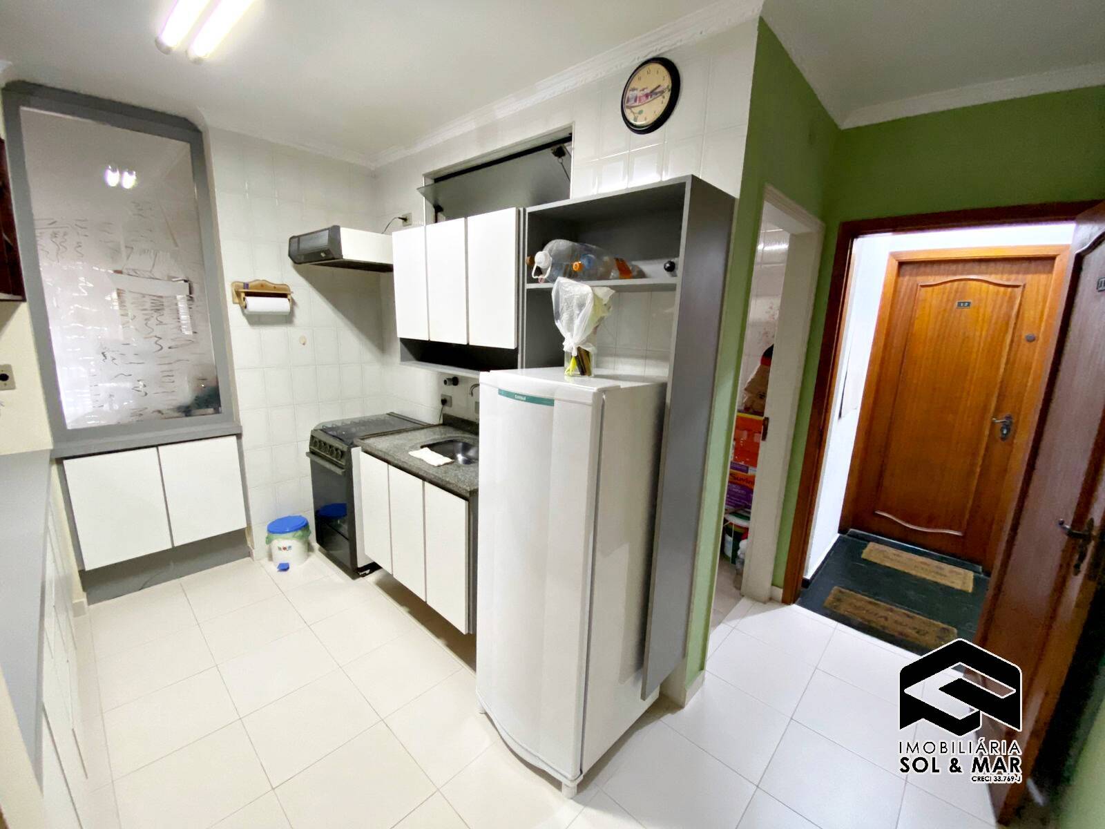 Apartamento à venda com 2 quartos, 70m² - Foto 3