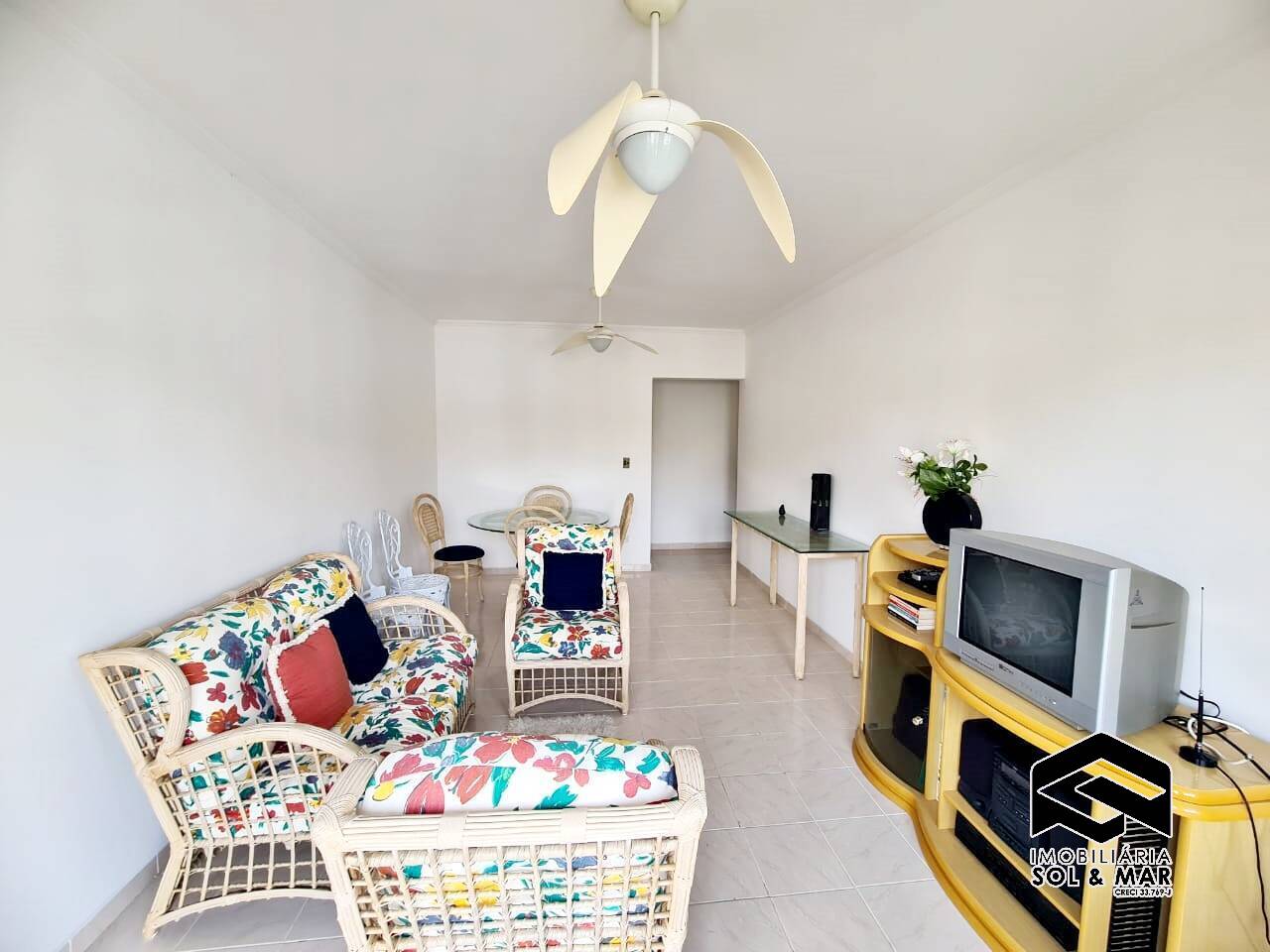 Apartamento à venda com 3 quartos, 80m² - Foto 2