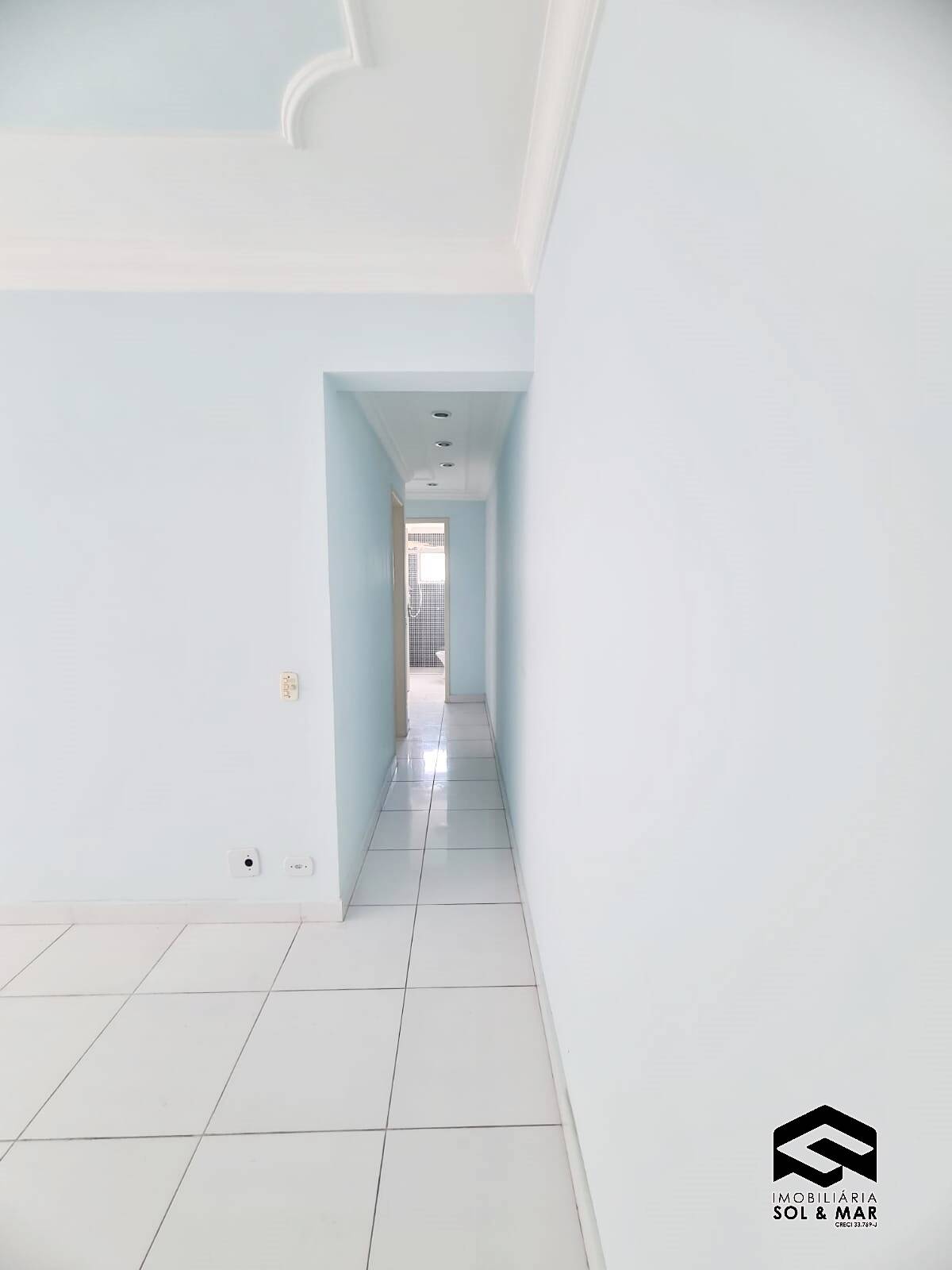 Apartamento à venda com 2 quartos, 60m² - Foto 2