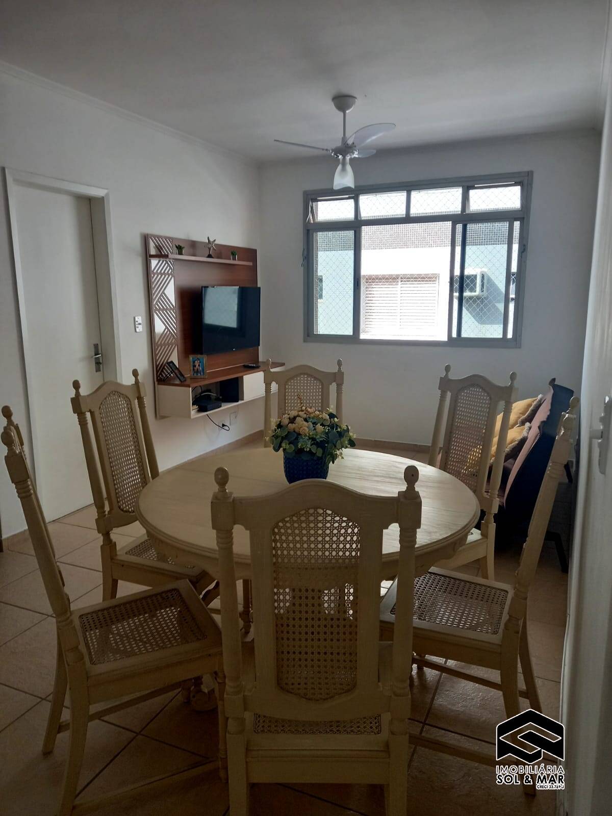 Apartamento à venda com 2 quartos, 70m² - Foto 1