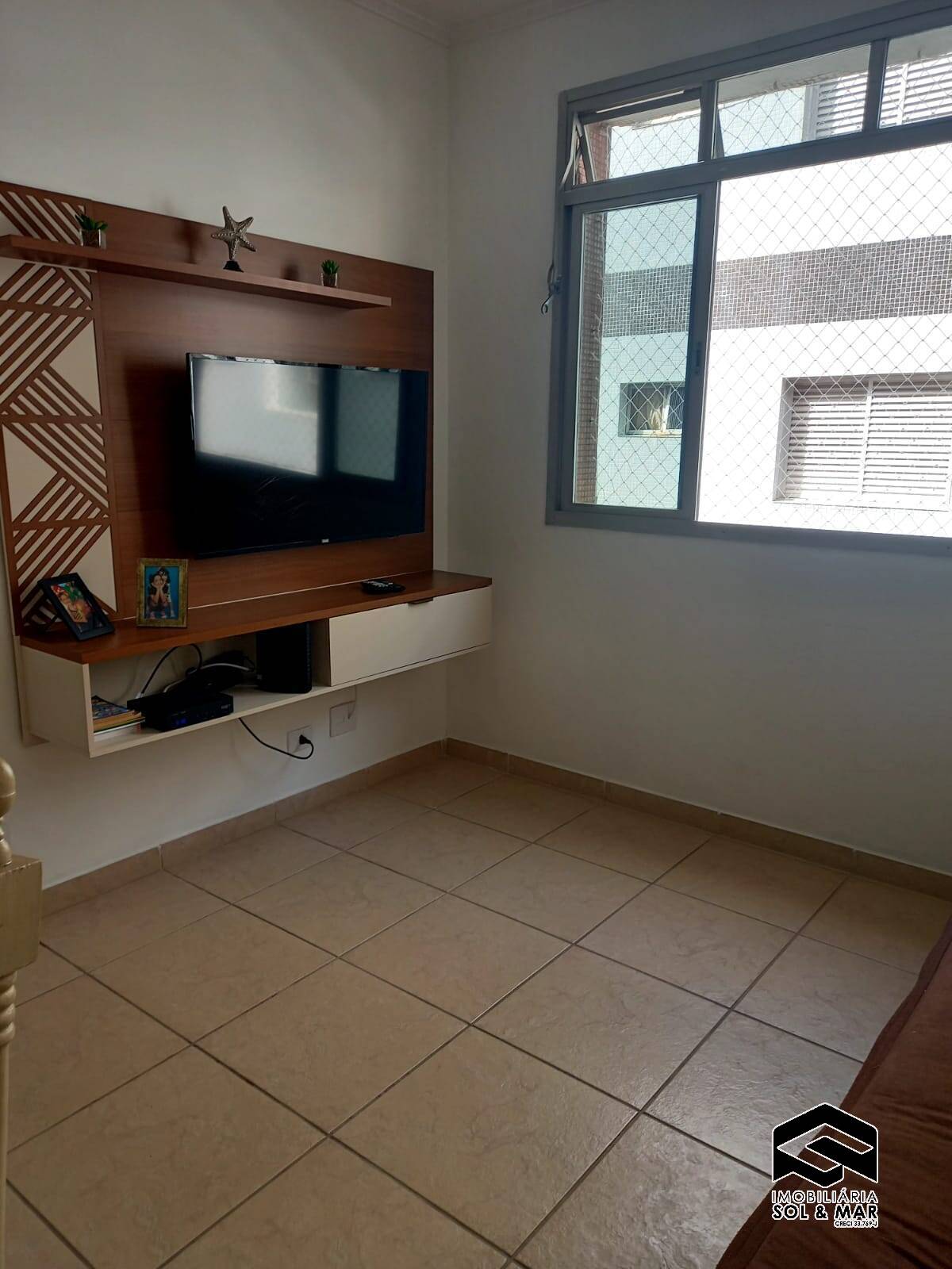 Apartamento à venda com 2 quartos, 70m² - Foto 2