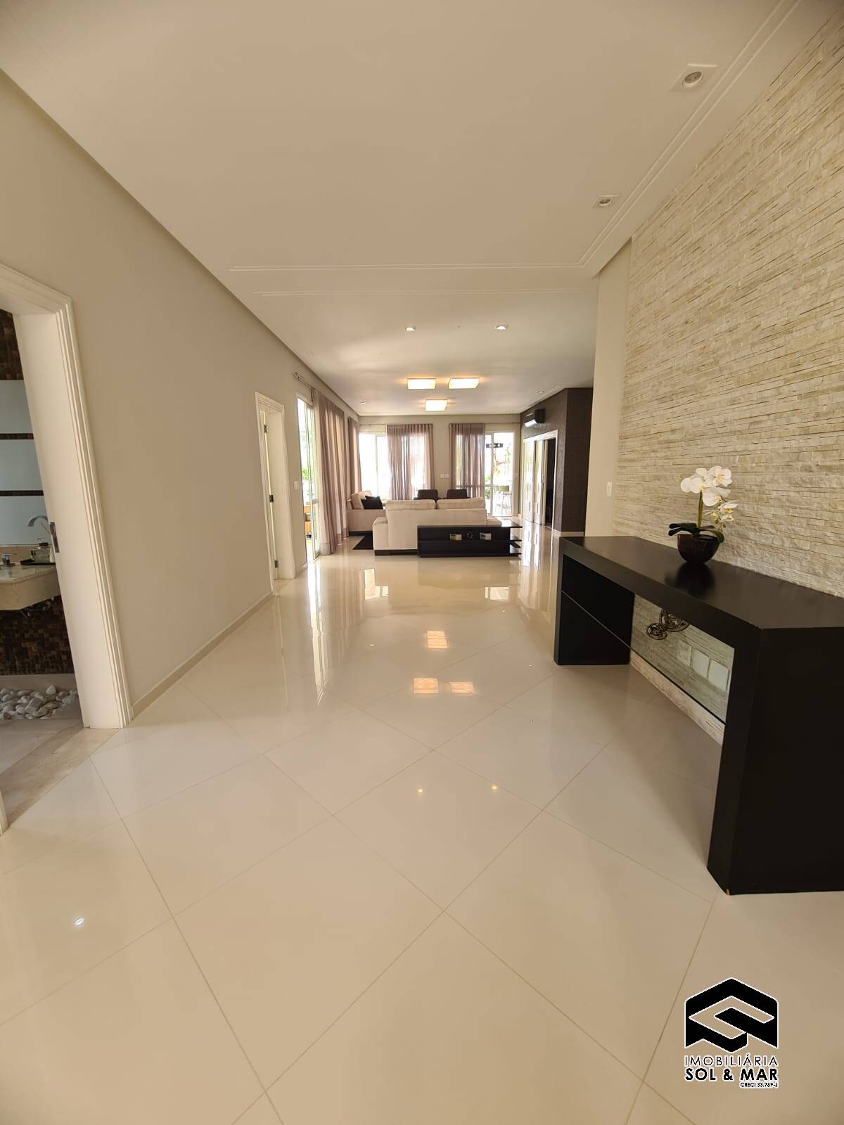 Casa para alugar com 5 quartos, 650m² - Foto 3