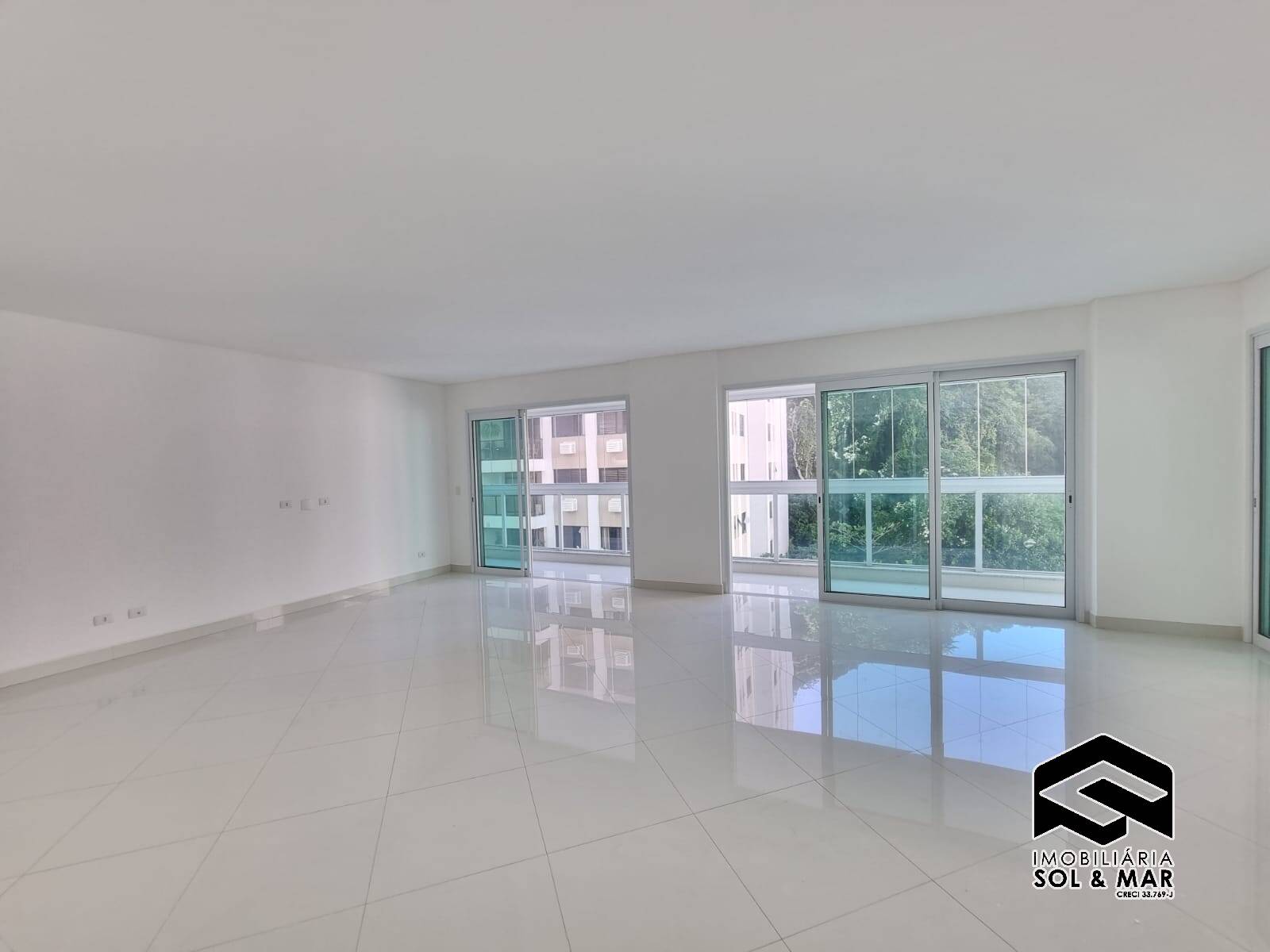 Apartamento à venda com 4 quartos, 175m² - Foto 4