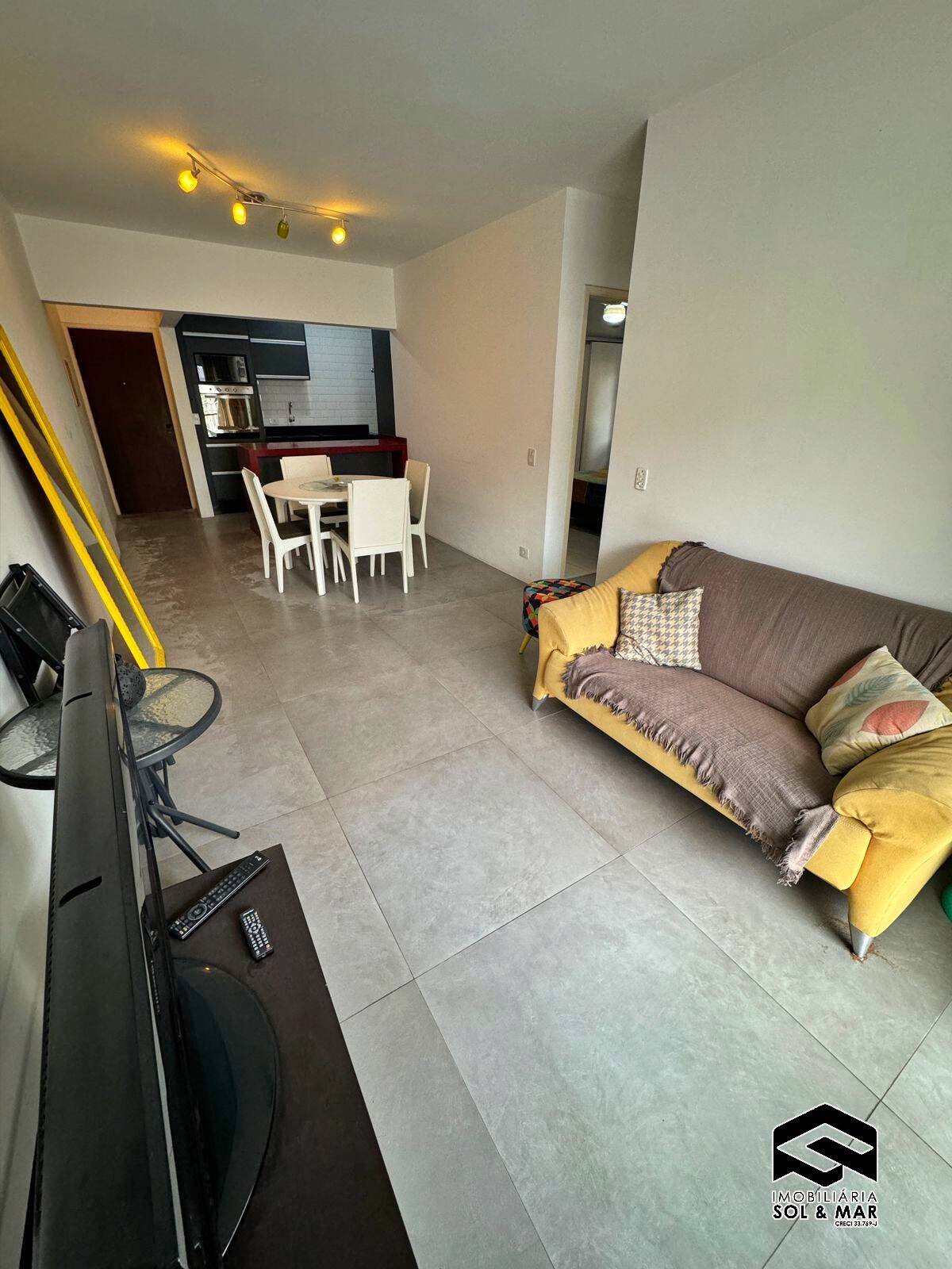 Apartamento à venda com 2 quartos, 70m² - Foto 1