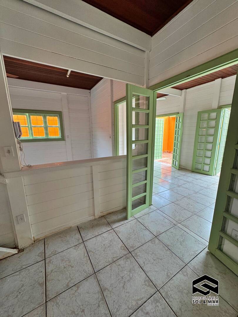 Casa à venda e aluguel com 3 quartos, 200m² - Foto 11