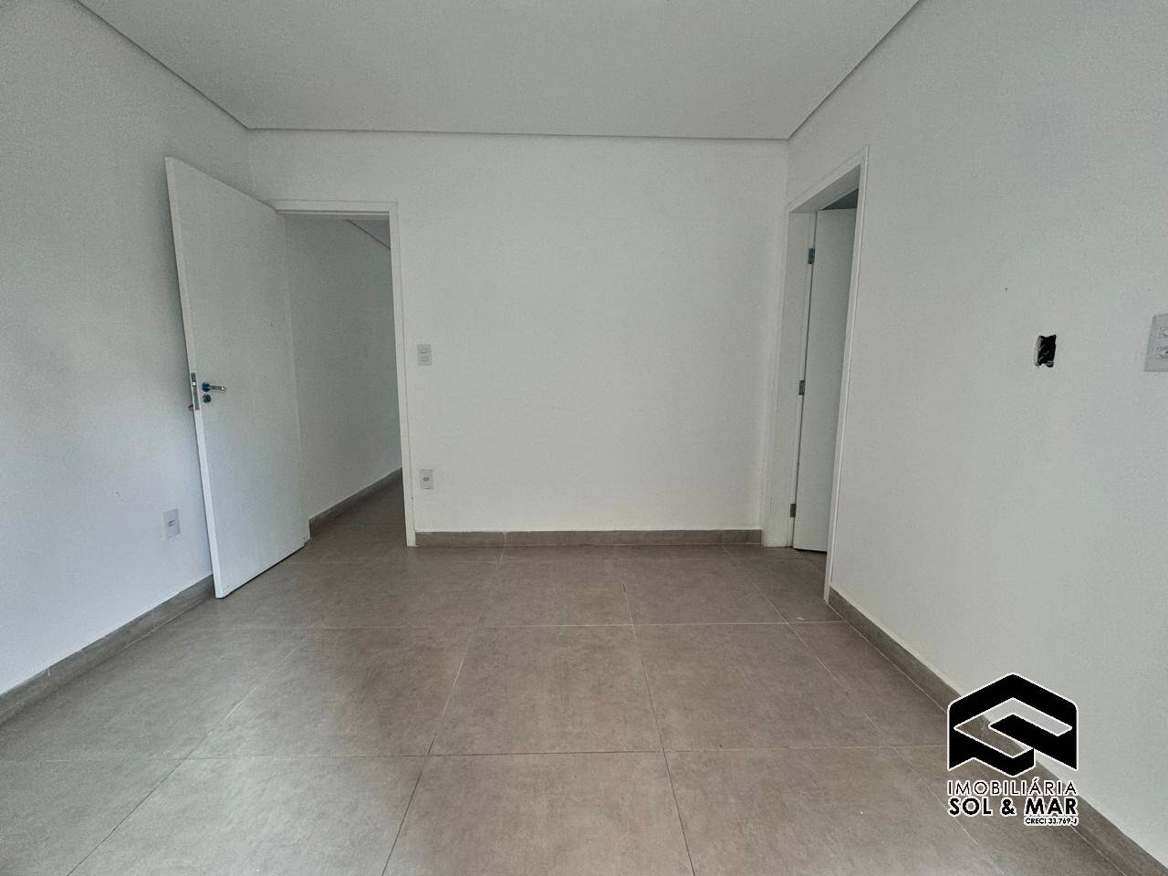 Casa à venda e aluguel com 3 quartos, 140m² - Foto 4