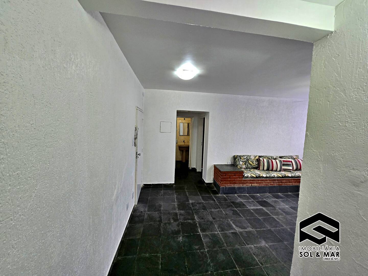 Apartamento à venda com 1 quarto, 40m² - Foto 2