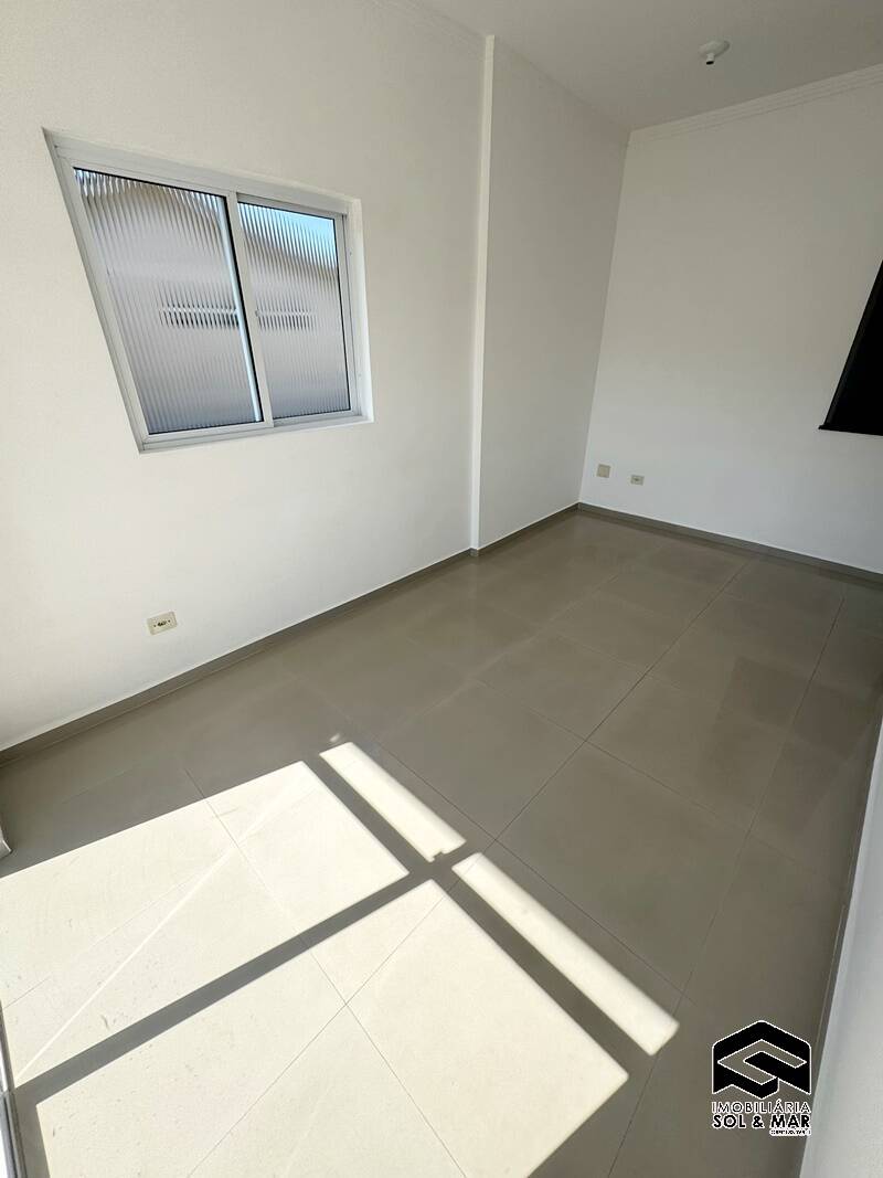 Casa à venda com 3 quartos, 75m² - Foto 1